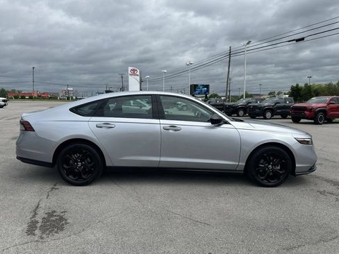 Used 2025 Honda Accord SE image 2