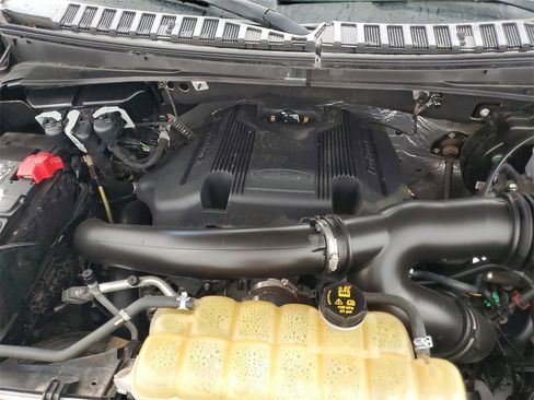 Used 2020 Ford Expedition XLT w/ Equipment Group 202A image 7