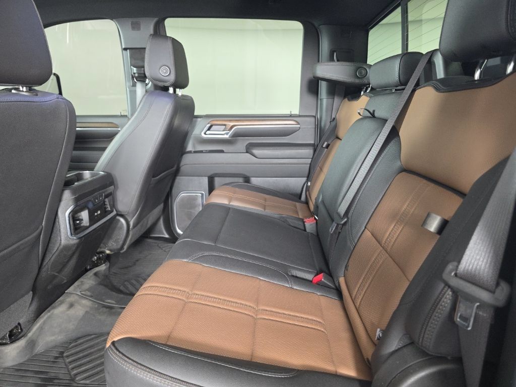 Used 2024 Chevrolet Silverado 2500 High Country w/ High Country Premium Package AWD/4WD image 30