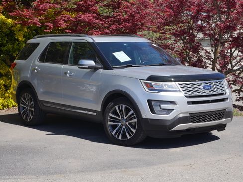 Used 2017 Ford Explorer Platinum AWD/4WD image 33
