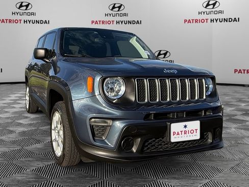 Used 2023 Jeep Renegade Latitude AWD/4WD image 1