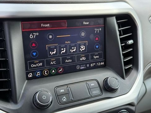 Used 2023 GMC Acadia SLT image 27