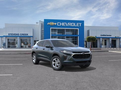 Used 2026 Chevrolet Trax LS w/ LS Convenience Package FWD image 9