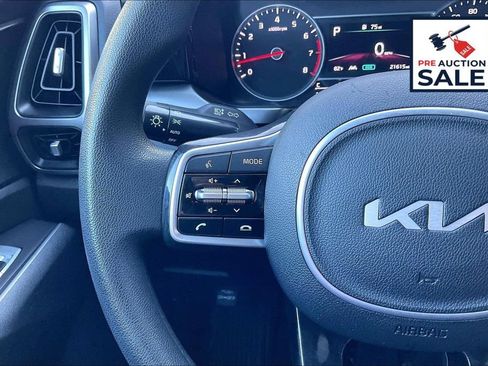 Used 2023 Kia Sorento LX AWD/4WD image 18
