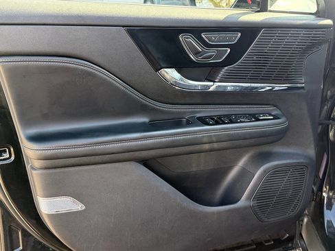 Used 2022 Lincoln Corsair FWD image 13