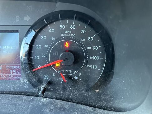 Used 2015 Toyota Sienna LE image 27