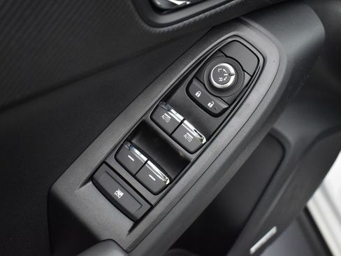 New 2025 Subaru Crosstrek 2.5i Limited image 9