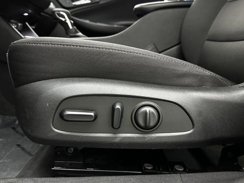 Used 2023 Chevrolet Malibu LT image 14