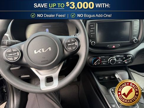 Used 2023 Kia Soul LX w/ LX Technology Package FWD image 11