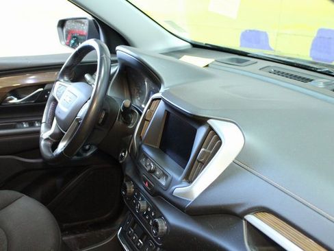 Used 2021 GMC Terrain SLE w/ Driver Convenience Package image 10