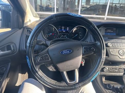 Used 2015 Ford Focus SE w/ SE Sport Package image 24
