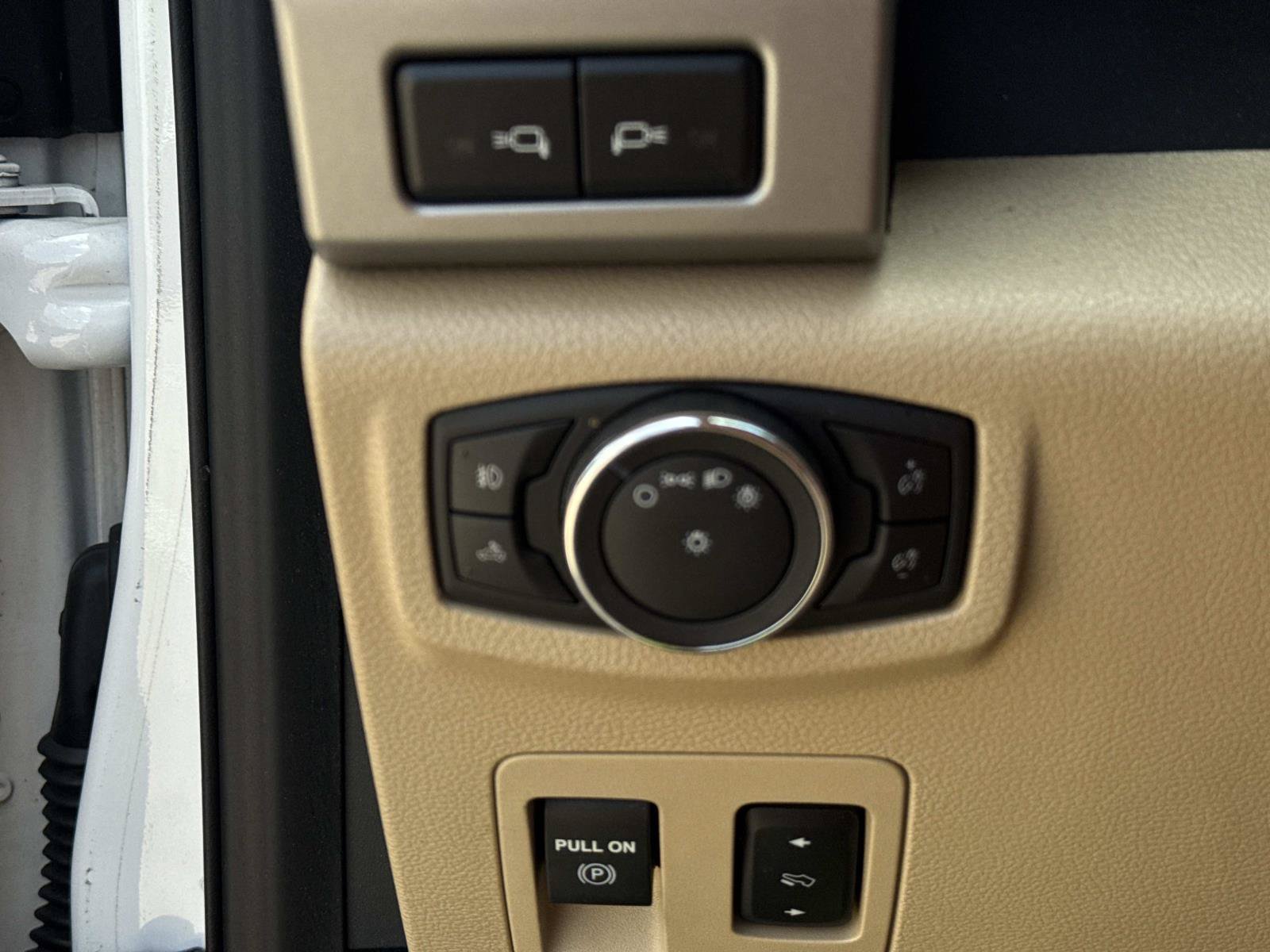 Used 2019 Ford F150 Lariat w/ Equipment Group 502A Luxury AWD/4WD image 21