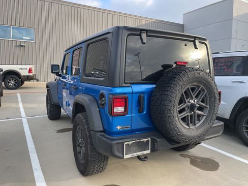 Used 2024 Jeep Wrangler Sport S image 6