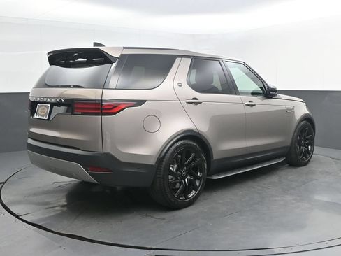 Used 2025 Land Rover Discovery S AWD/4WD image 7