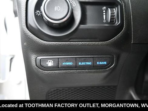 Used 2023 Jeep Wrangler Unlimited Sahara w/ Dual Top Group AWD/4WD image 15