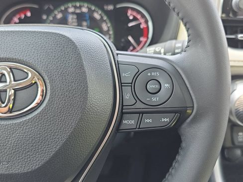 Used 2023 Toyota RAV4 XLE Premium FWD image 18