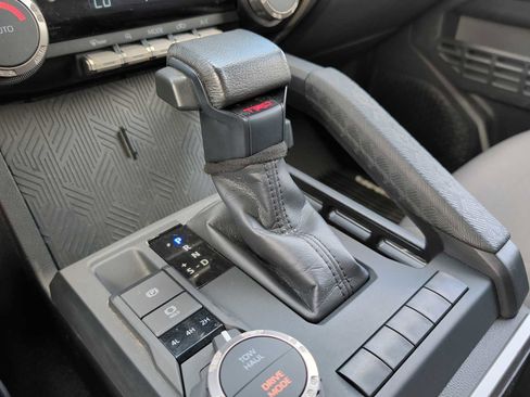 Used 2024 Toyota Tacoma TRD Sport image 19