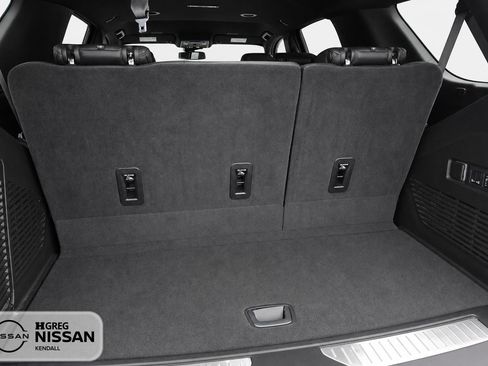 Used 2025 GMC Yukon Denali RWD image 13