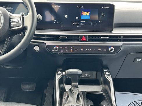 Used 2025 Kia Sorento S w/ Panoramic Sunroof Package image 18