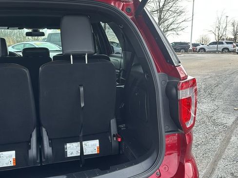 Used 2018 Ford Explorer XLT w/ Equipment Group 202A image 33