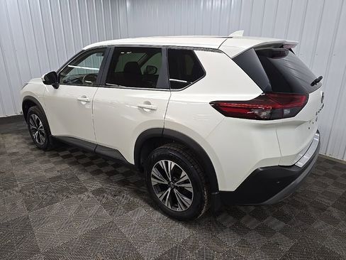 Used 2023 Nissan Rogue SV image 9