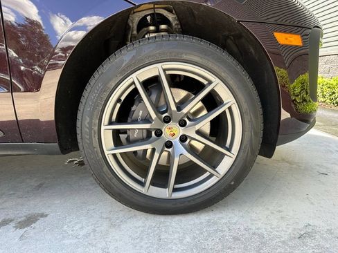 Used 2026 Porsche Macan AWD/4WD image 42
