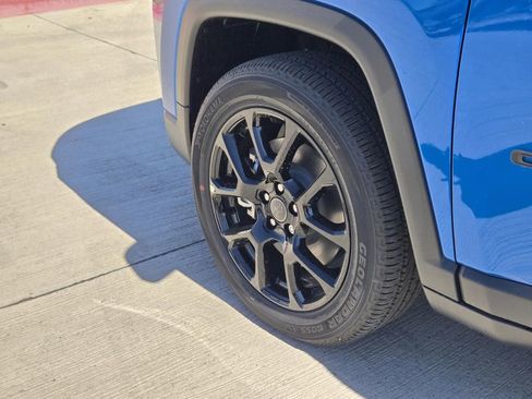 New 2026 Jeep Compass Latitude image 6