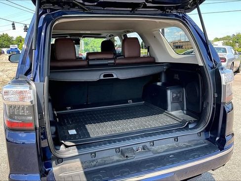 Used 2022 Toyota 4Runner Limited AWD/4WD image 30