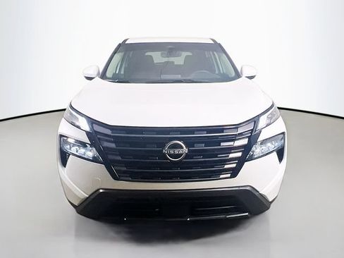 Used 2026 Nissan Rogue SV FWD image 2