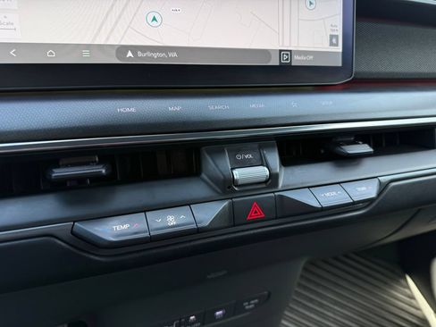 Certified 2024 Kia EV9 GT-Line AWD/4WD image 33