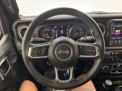 Used 2018 Jeep Wrangler Unlimited Sahara AWD/4WD image 20