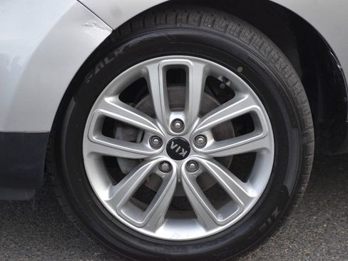Used 2018 Kia Soul + FWD image 36