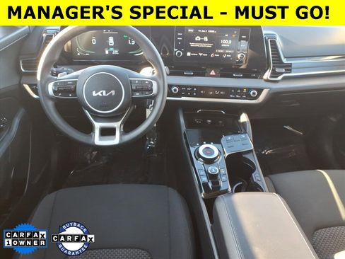 Used 2023 Kia Sportage LX image 9