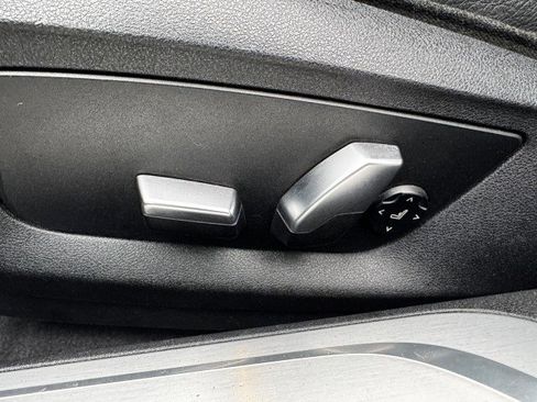 Used 2017 BMW 740i image 14