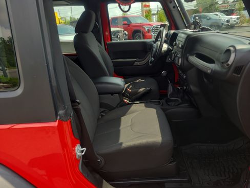 Used 2017 Jeep Wrangler Sport w/ Quick Order Package 23S AWD/4WD image 17