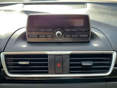 Used 2014 MAZDA MAZDA3 i Sport image 28