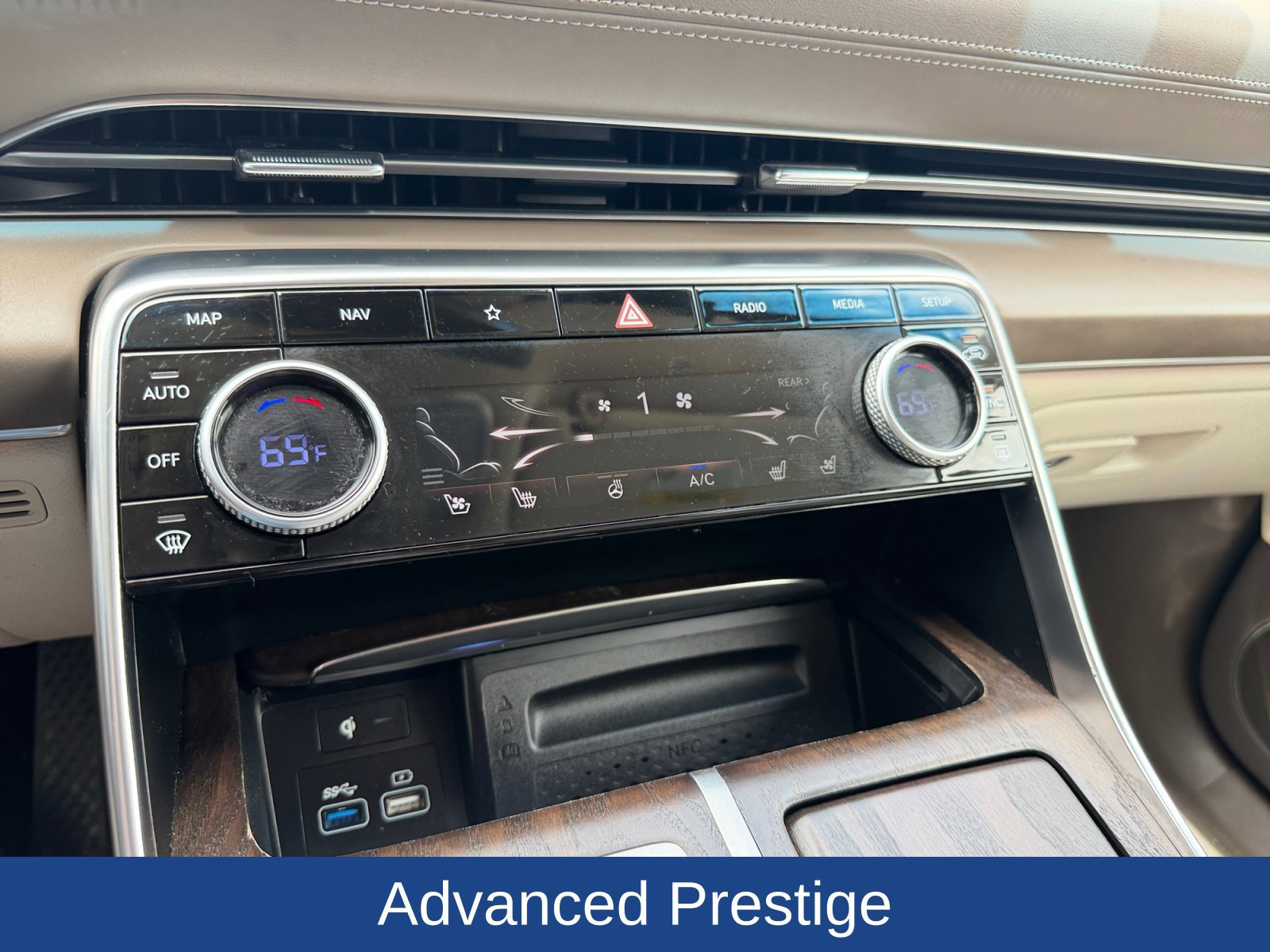 Used 2022 Genesis GV80 2.5T w/ Prestige Package 04 AWD/4WD image 26