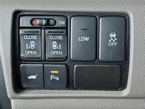 Used 2016 Honda Odyssey Touring image 17