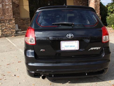 Used 2004 Toyota Matrix XR image 4