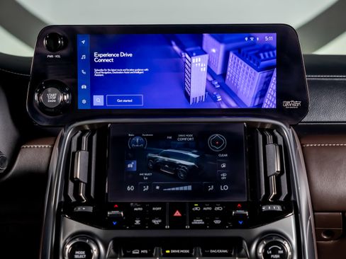 Used 2024 Lexus LX 600 4WD w/ Appearance Package image 31