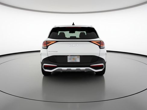 Used 2025 Kia Sportage LX image 7