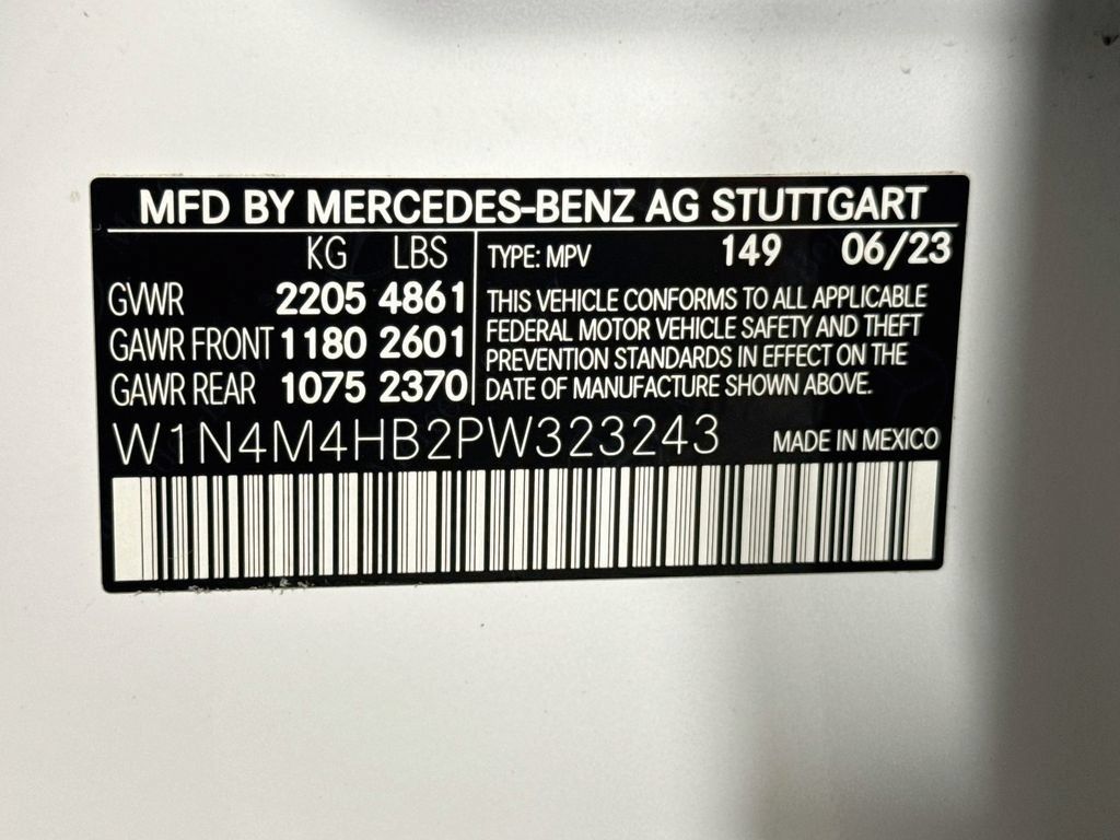 Used 2023 Mercedes-Benz GLB 250 4MATIC image 32