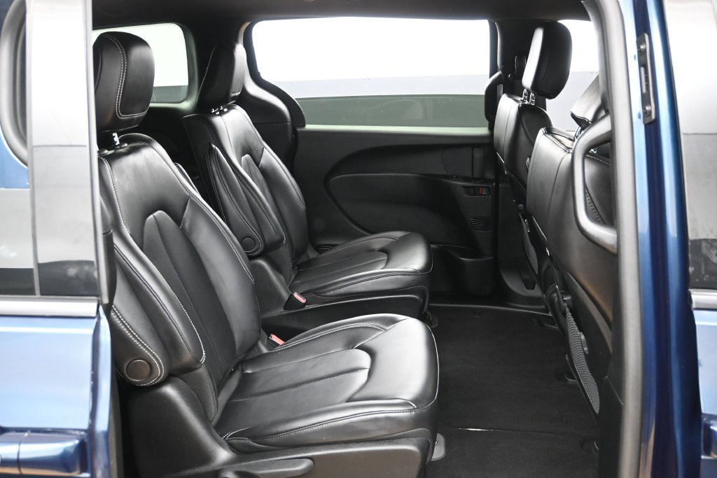 Used 2023 Chrysler Pacifica Touring-L w/ S Appearance Package FWD image 27