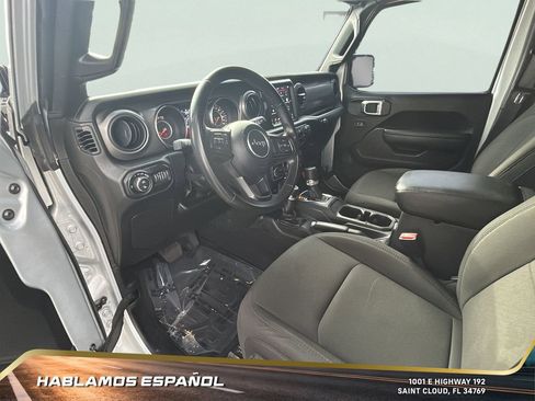 Used 2022 Jeep Gladiator Sport image 15