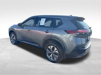 Used 2022 Nissan Rogue SV FWD video 3
