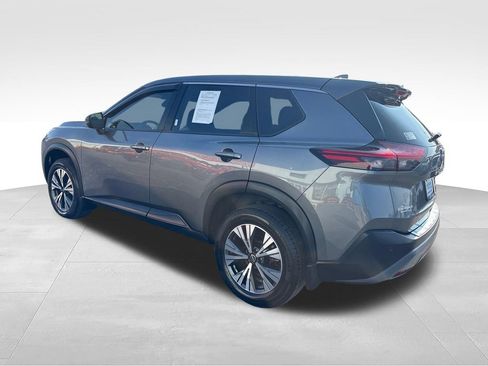 Used 2022 Nissan Rogue SV FWD image 3