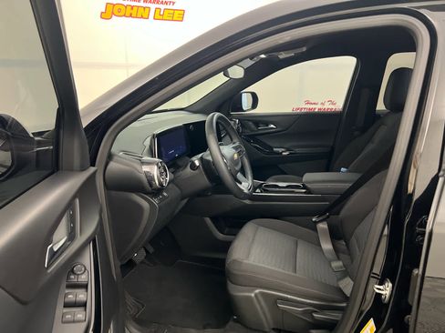 Used 2025 Chevrolet Equinox LT FWD image 14