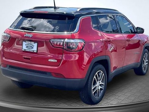 Used 2018 Jeep Compass Latitude w/ Popular Equipment Group FWD image 12