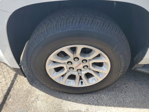 Used 2018 GMC Yukon XL SLT RWD image 3