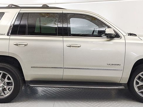 Used 2016 GMC Yukon SLT w/ Enhanced Security Package AWD/4WD image 2